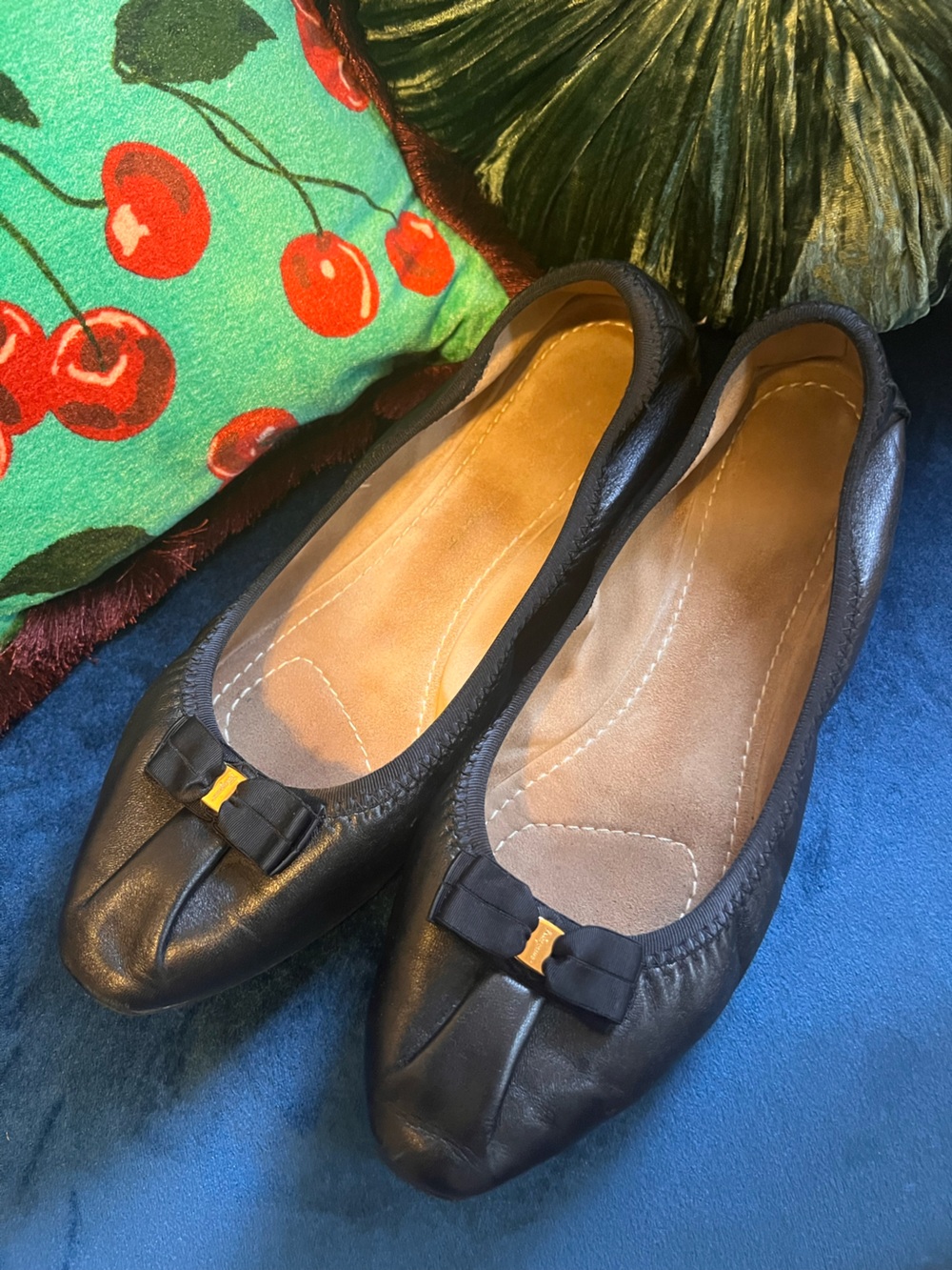 Salvatore Ferragamo Black Leather Bow Ballet Flats – Size 9.5 B